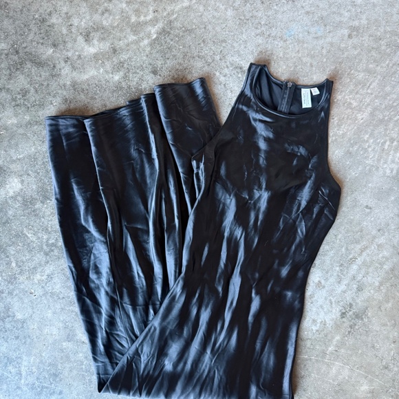 Satin black midi dress - Picture 2 of 5